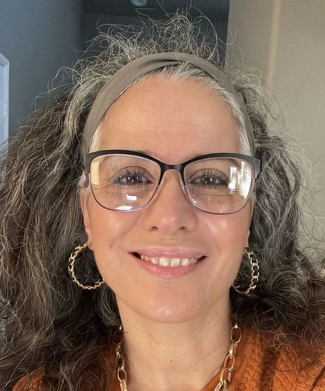 <em>Ρέιτσελ</em>